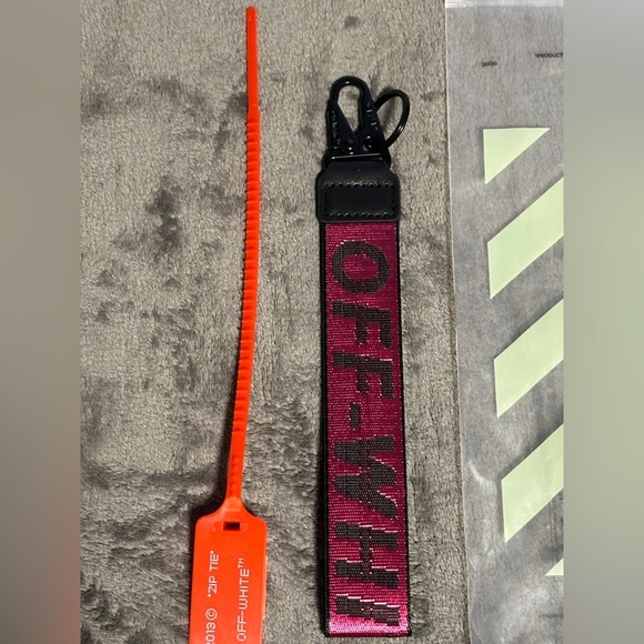 Off-White Hot Pink and Black Keychain New - Picture 2 of 6